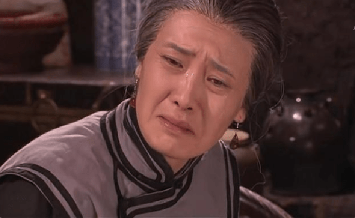 大宅门:詹王爷武断处理了大格格未婚生子的事情,藏着满满父爱