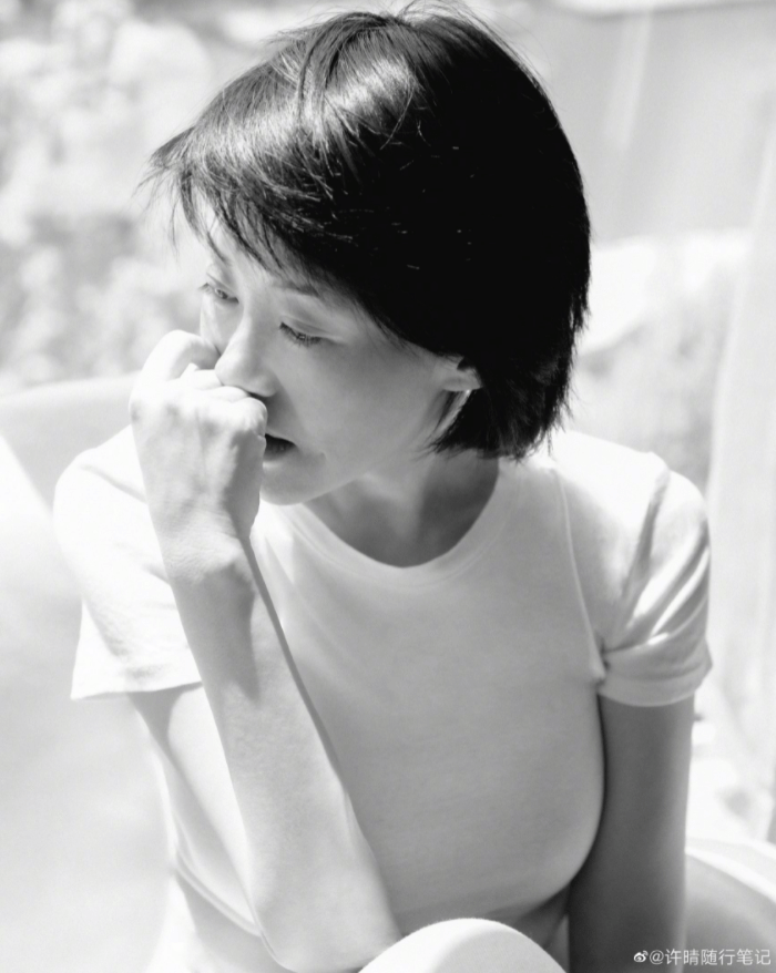 一身 中年女星神仙身材:殷桃的腰,许晴的胸,不是瘦成纸片才好看