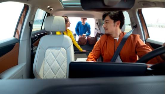 第三排也宽敞 细看100万以下最大suv揽境如何战途昂 汉兰达 乐惠车