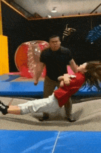 原创搞笑gif趣图你这样会失去你的女朋友的