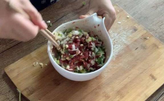 做法|饼的新做法,手不沾面筷子一搅,外酥里软,我家孩子天天当早餐