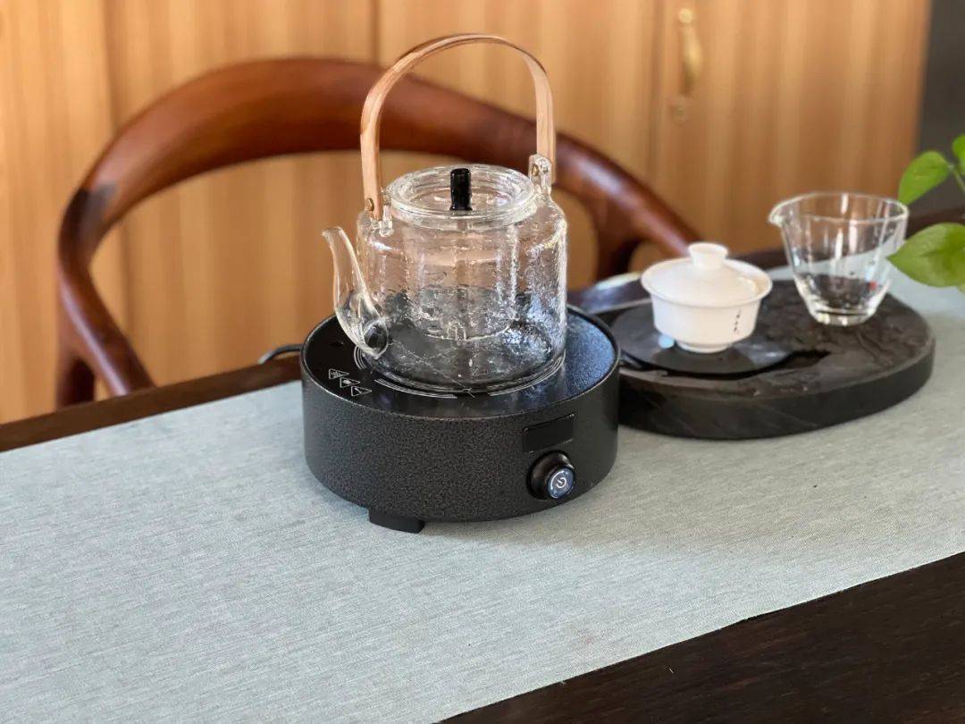 沸水|煮茶比泡茶好?简单一篇文章,带你体验煮白茶的乐趣