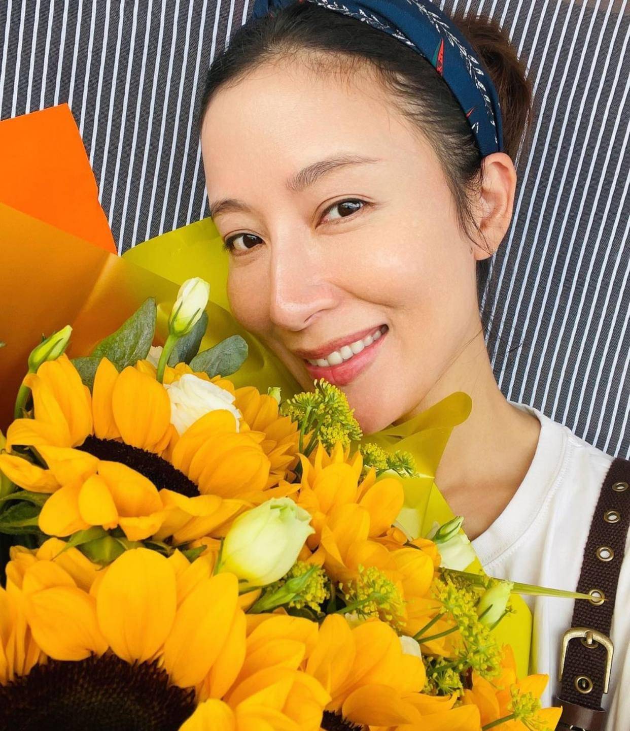 据知昨天杨茜尧是在罗子溢的陪同下,选择剖腹产的