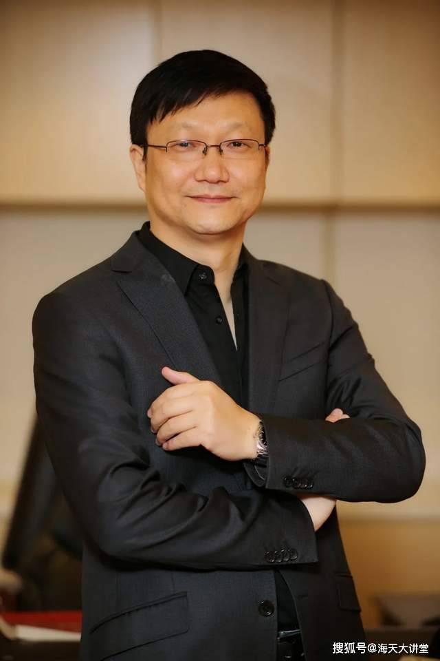 余总在培训中以海天集团创始人海总为案例,从公司的成立到发展持续