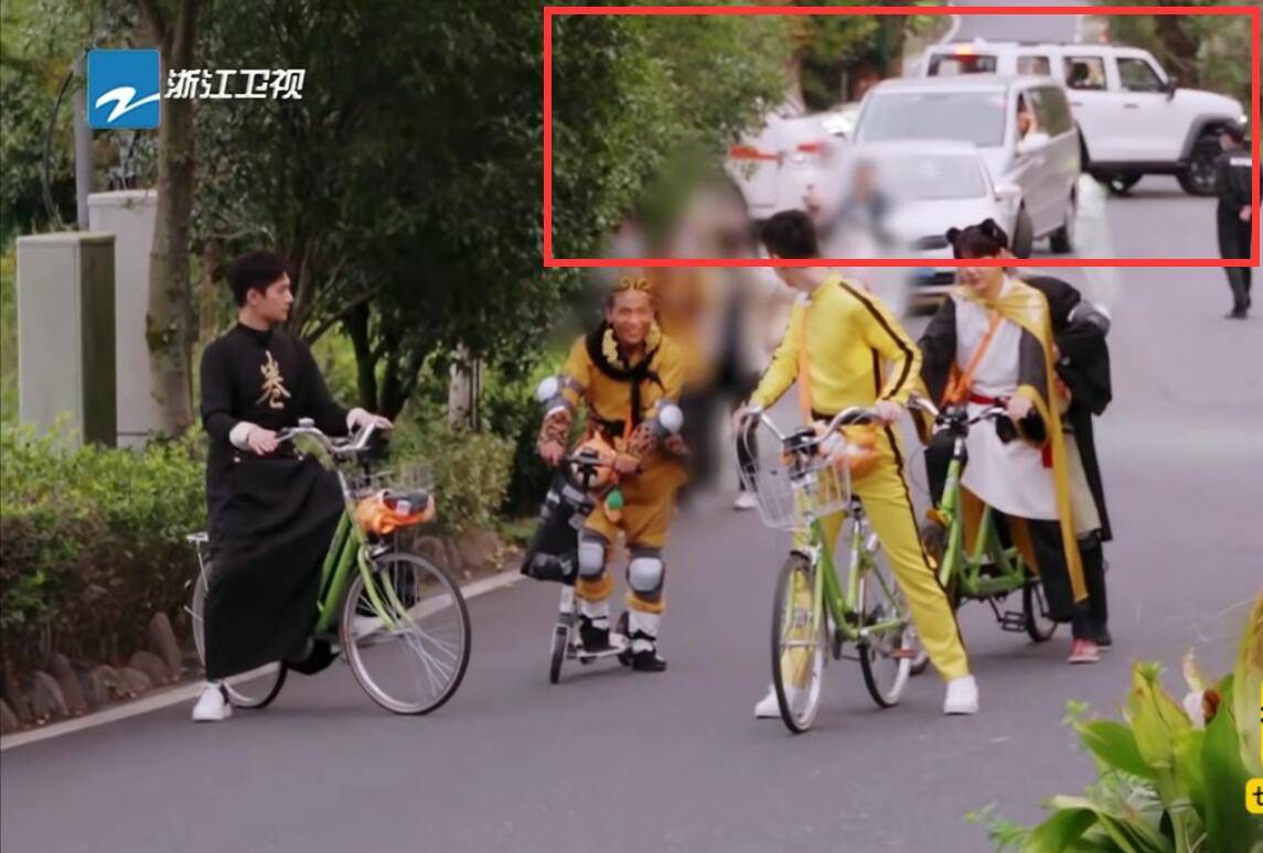 青春|要没有杨洋尴尬到脸红的“失误”，这期《青春环游记》怕要被骂惨