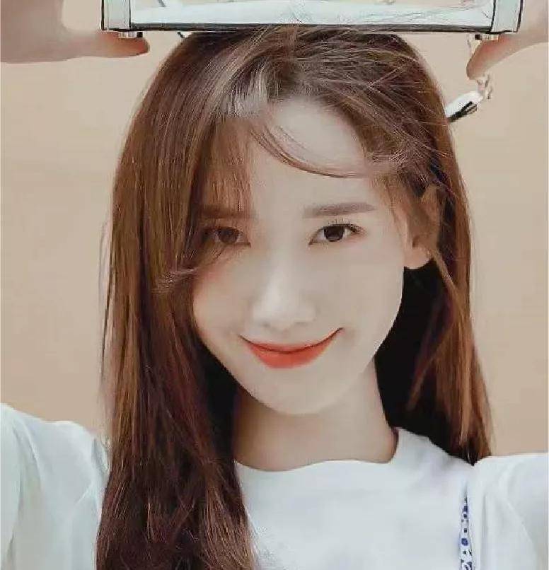 曲线被星探从校门追到家门口的少女，教你什么叫美神降临