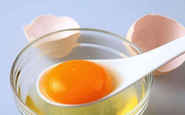 人体|“开水冲鸡蛋”滴香油，坚持喝半年，最后会怎么样？