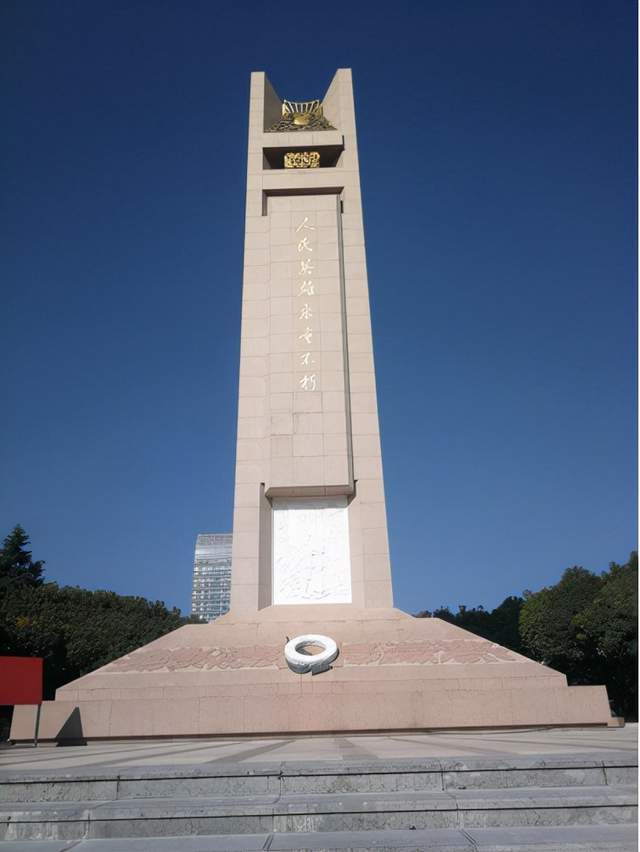 昆明抗战胜利纪念碑图片