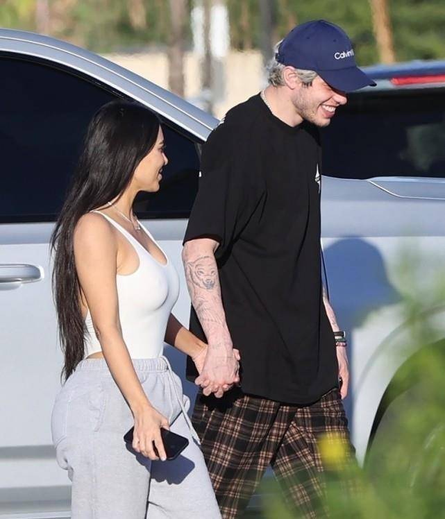 金卡戴珊晒美照 7cf402eebac44bcb946912c05d8a2232.jpeg