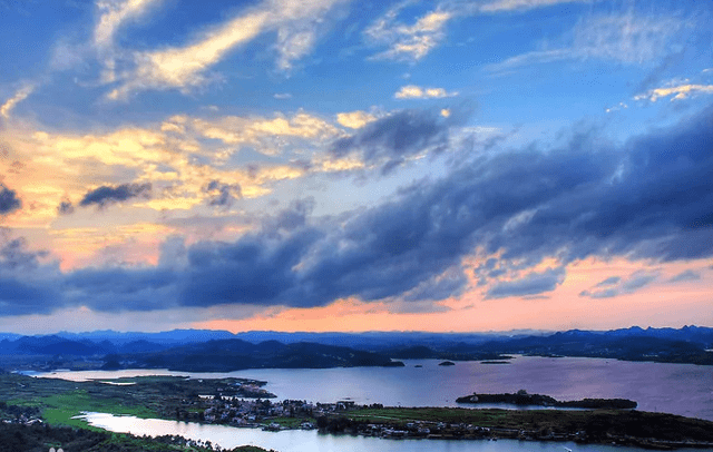 高原地区最大的湖泊，占地200平方公里，富含178座岛屿，就在贵州