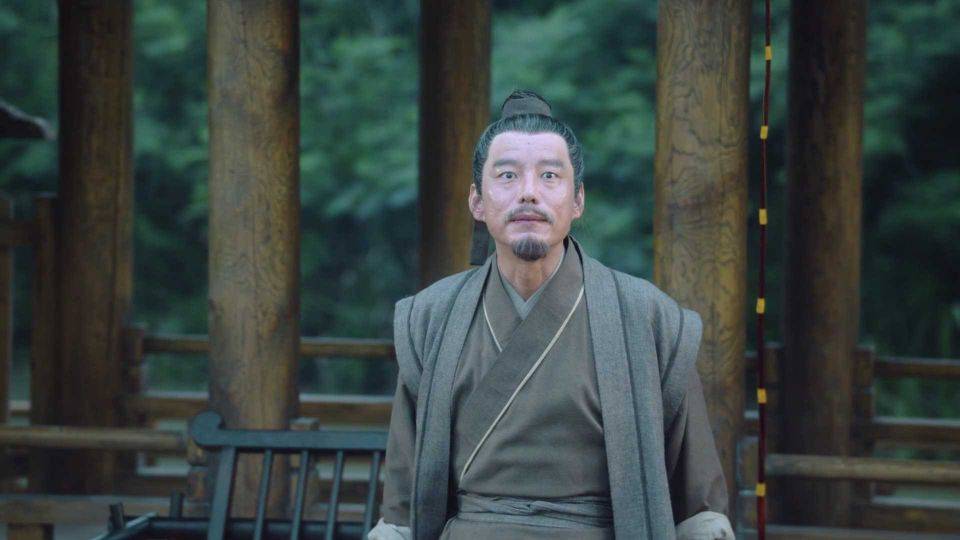 做个马夫,在徐骁的请求下,陪着世子徐凤年进行了一场三年刘千里的旅程