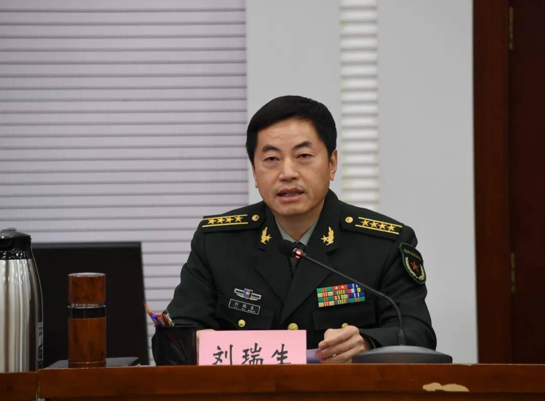 刘瑞生作安排部署.刘纪森摄曲君汇报有关情况.