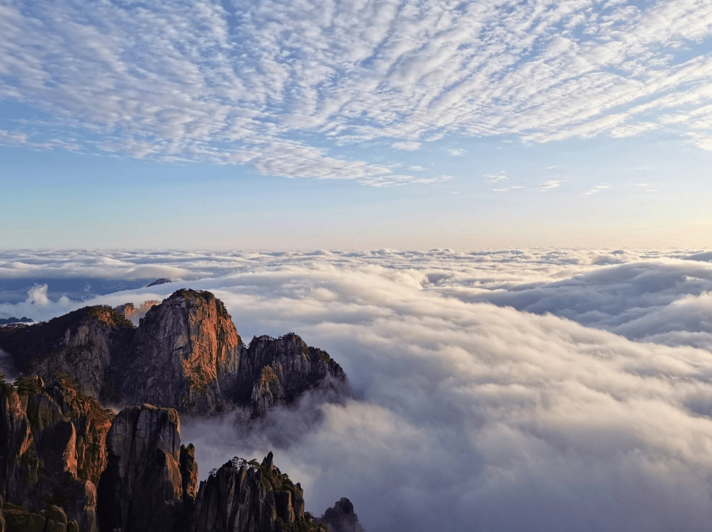 重庆出现云海天宫异象云雾包围整座城据说有人看到天宫