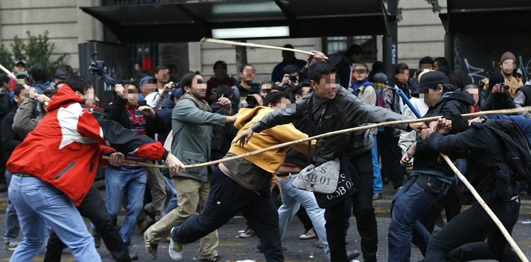 18岁网红排除异己,纠结百人街头斗殴,大喊:有你没我_网络_图片_对方