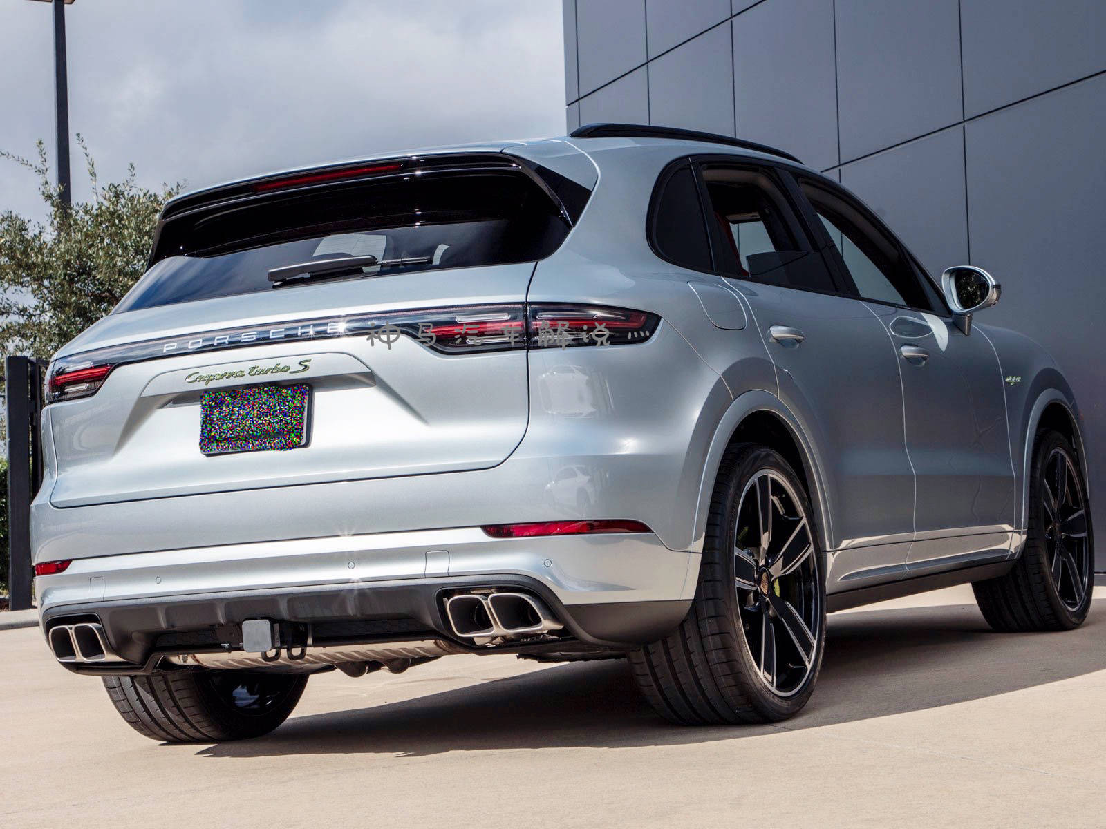 运动元素turbos2023版卡宴亮相高性能运动元素加持霸气