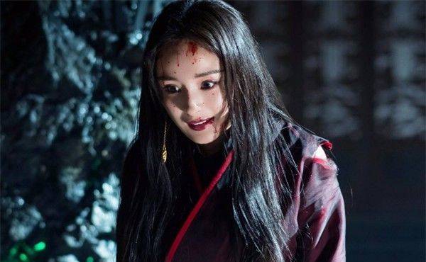 同样是黑化,赵丽颖靠浓妆,杨幂靠瞪眼,而他只需一个回眸!