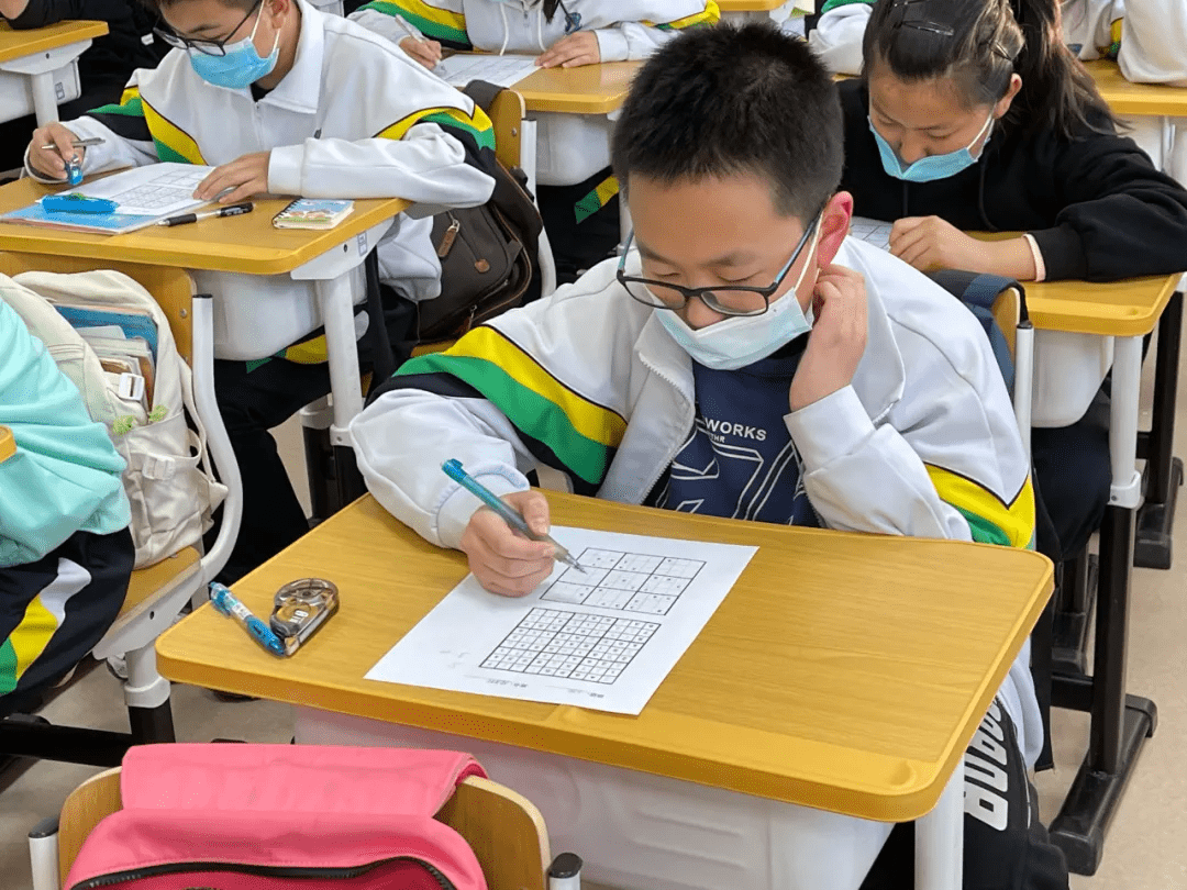 汉诺塔|回龙观第二小学“智能科技 创造未来”首届数科节之玩转数学