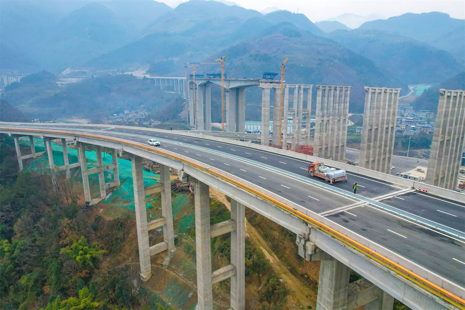 九绵高速公路图片