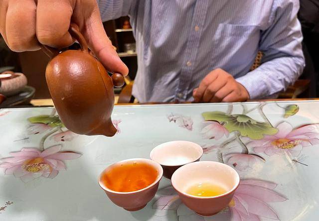 市场|潮州工夫茶为啥要用小茶具？手拉壶是怎么回事？小壶为啥走不出去