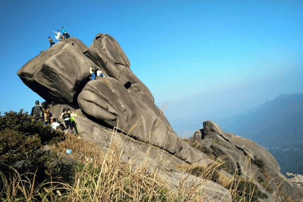 阿婆山旅游风景区图片