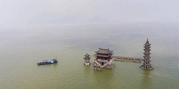 这个景点在水中隐藏千年，一年只出现一次！被称为中国最神奇景点