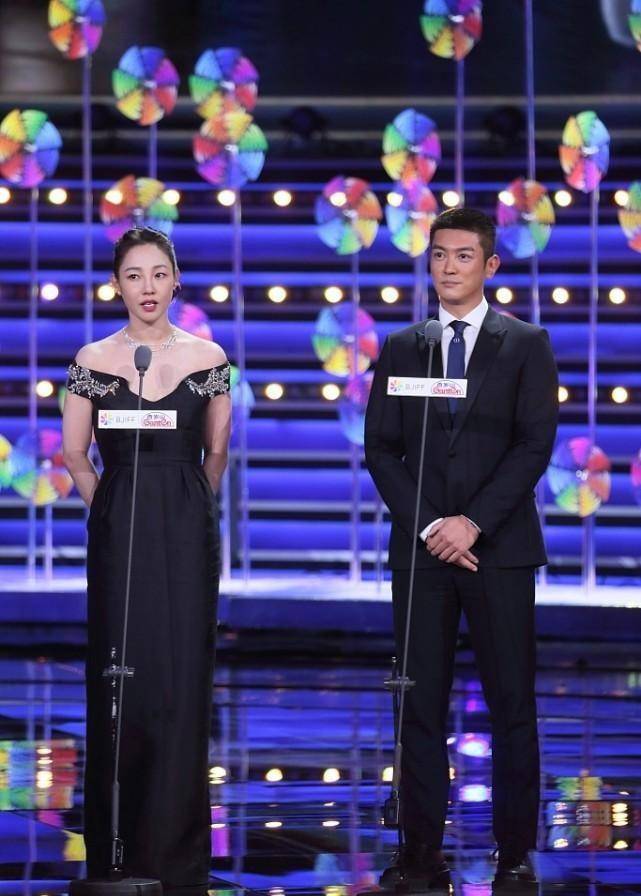 形象 成熟女人建议玩转深色系,看白百何的4款深色造型,很有魅力