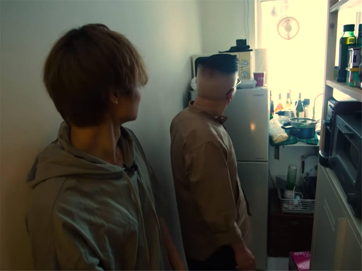 最早的时候,波仔和雨桥也会在这里烹饪下厨,但实在是有些麻烦,时间长