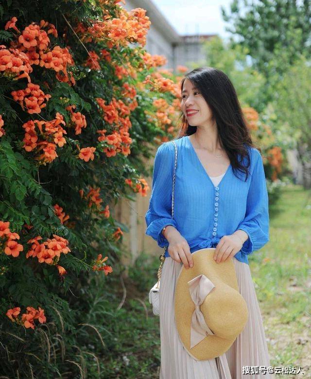 设计 40岁的女人已经不再年轻，但可以很优雅，会穿衣搭配很关键