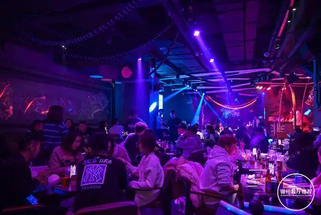 原创银川新开1家未来酒吧夜场爆满