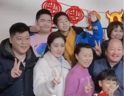 张雨绮疑似恋情曝光朴海镇李泰兰结婚东西虽少他代言的，