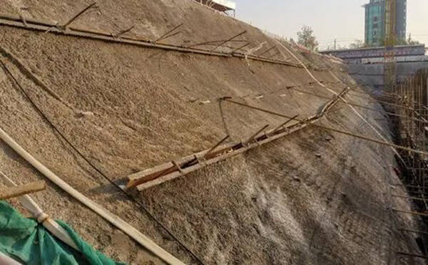 自钻式中空锚杆支护深基坑软土地层边坡施工注意事项_水进行_设计