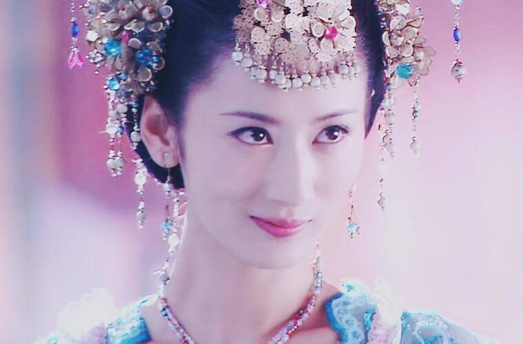 容浔|没想到啊，童年里那些“白光月”和“心机女配”，竟是一个人演的