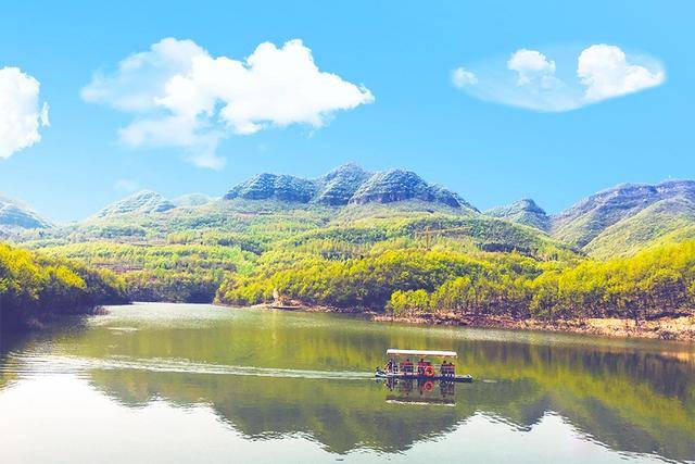  原创 千年枫场、湖中山影，河南因九座奇峰得名的景区，门票不到百元