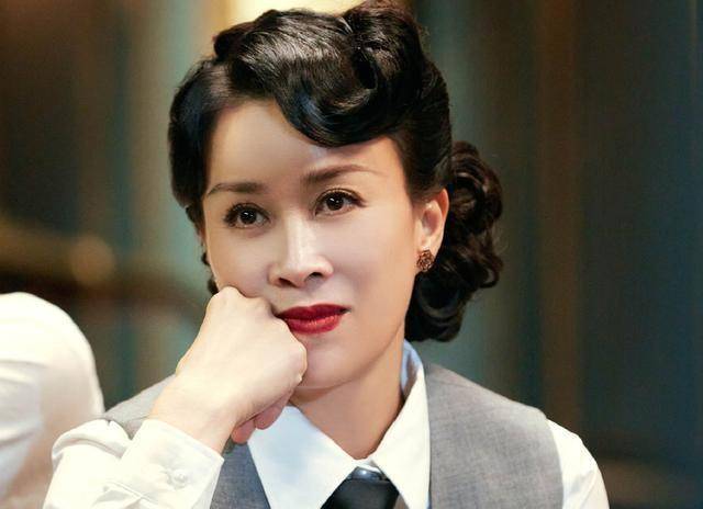 什么|谁说那英不适合《萌探探探案》?智斗卧底和黄子韬,没她真赢不了