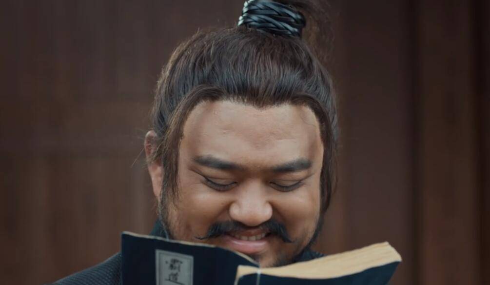 那几分|颜值不够演技凑，郭麒麟《赘婿》首播全网热度第一！这星二代争气