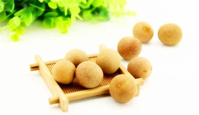 营养素|桂圆干有什么营养价值？什么人需要多吃，什么人不能多吃？