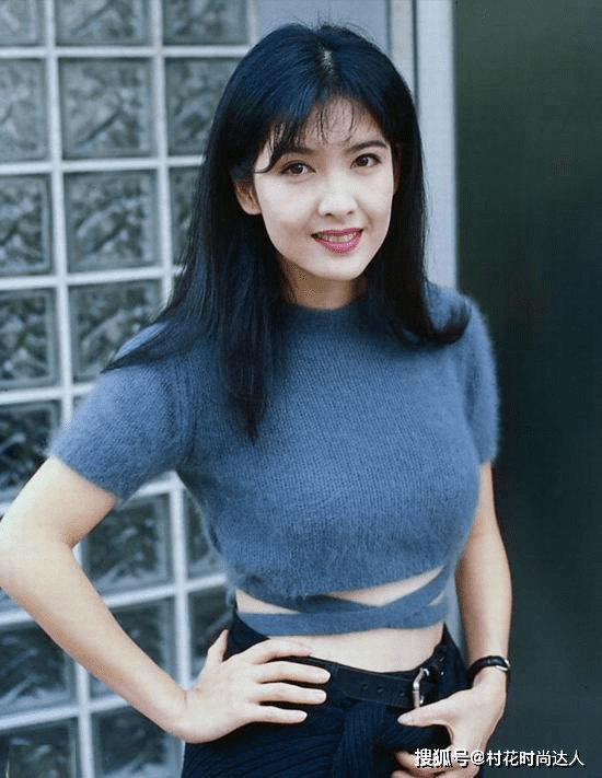 玉女 52岁周慧敏深夜爆照，不愧是“玉女掌门人”，穿“床单”这么好看