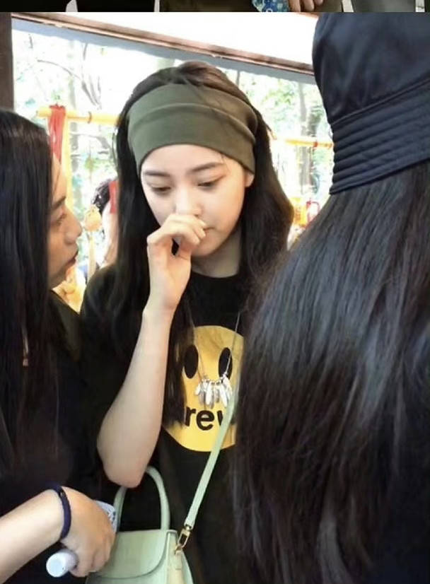 女孩子不修图反而更美的女明星，宋祖儿美人胚子，看到杨超越修图师都沉默了！