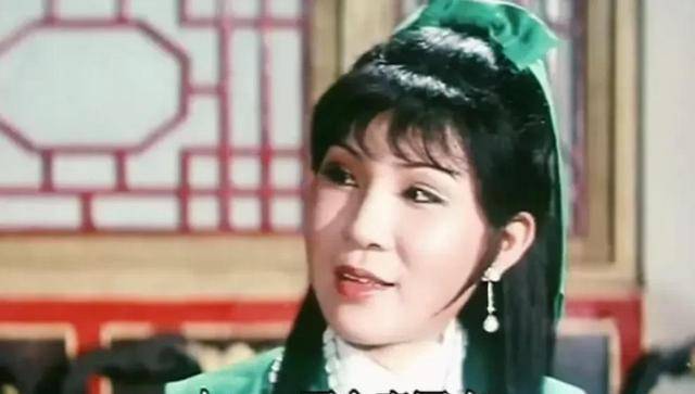 西门|被全网骂了二十多年的西门大妈，与男神演亲密戏，黯然退圈之谜