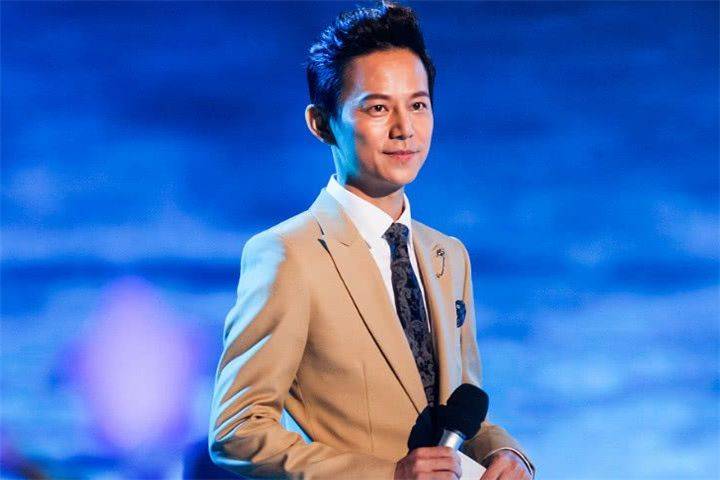 何炅主持过得4场婚礼,谢娜毋庸置疑,唯独这对何炅"主动要求"_沈腾