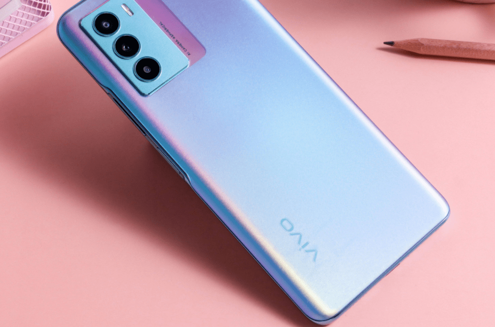 两台手机看上去一样,只考验你的洞察力_iqooz_品牌_vivo