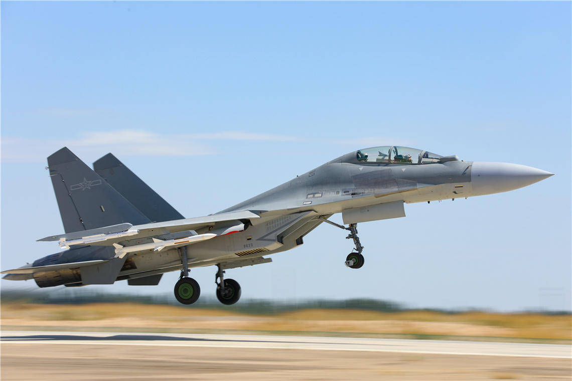 空军最成功的一次军购，苏30mkk服役超20年，对地打击依然强大
