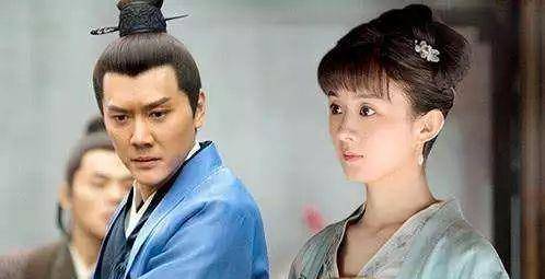 脸部娱乐圈全体女明星都得跪服，52岁比同框的25岁小鲜肉还嫩！