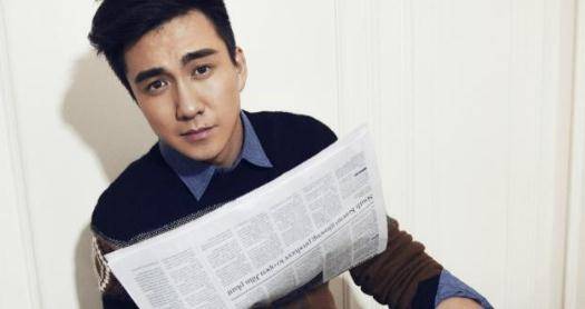 小动作|翟天临曾被记者问论文进展，紧张的抿舌头、摸鼻子，说话都变结巴