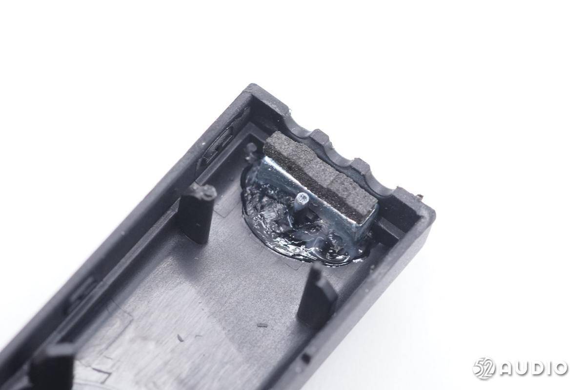 产品|采用njoinic英集芯IP5303的移动电源IC，威麦科技麦克风开箱拆解报告