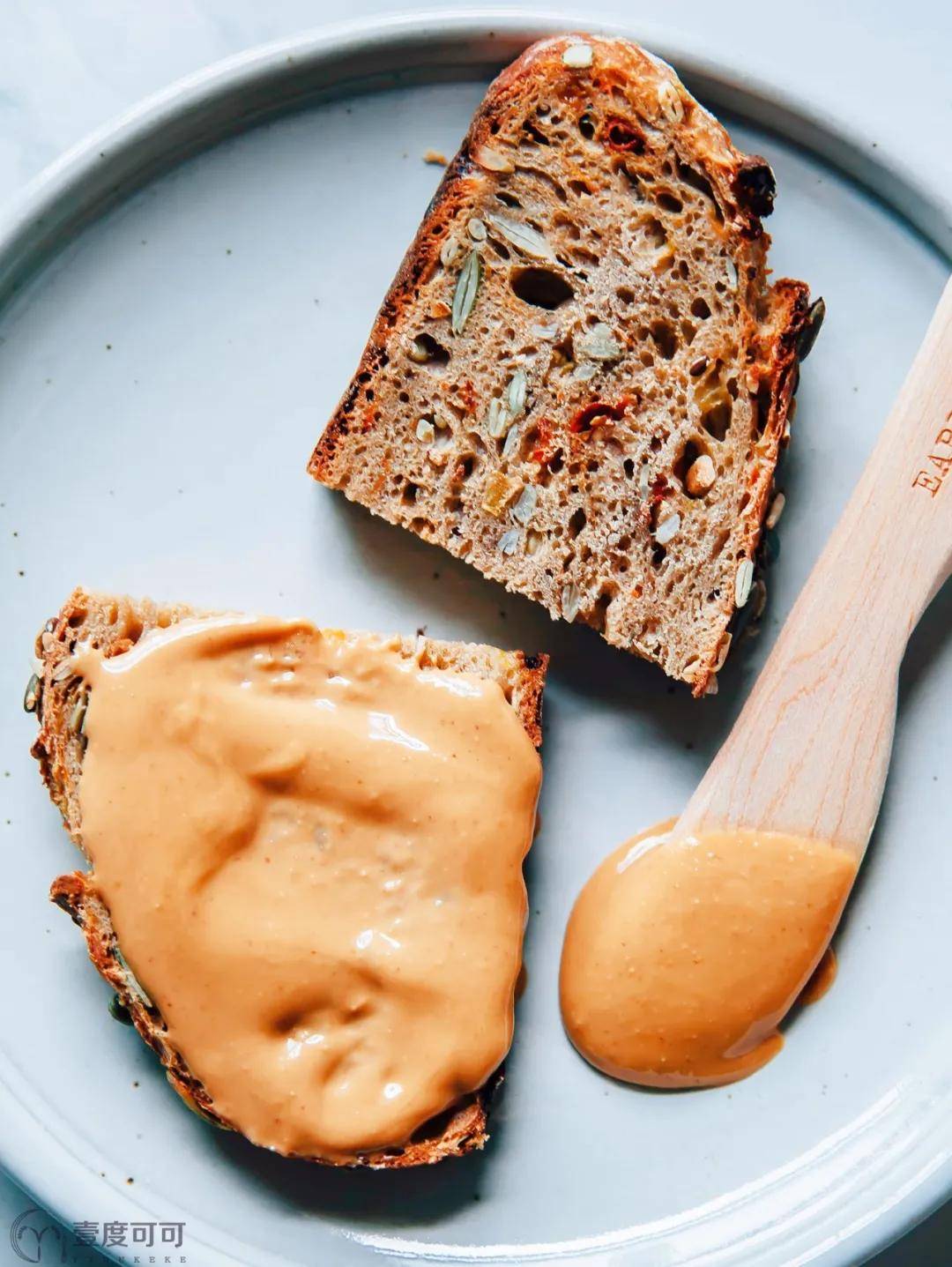 干果|免揉马拉松面包是一种丰盛的早餐面包，制作非常简单