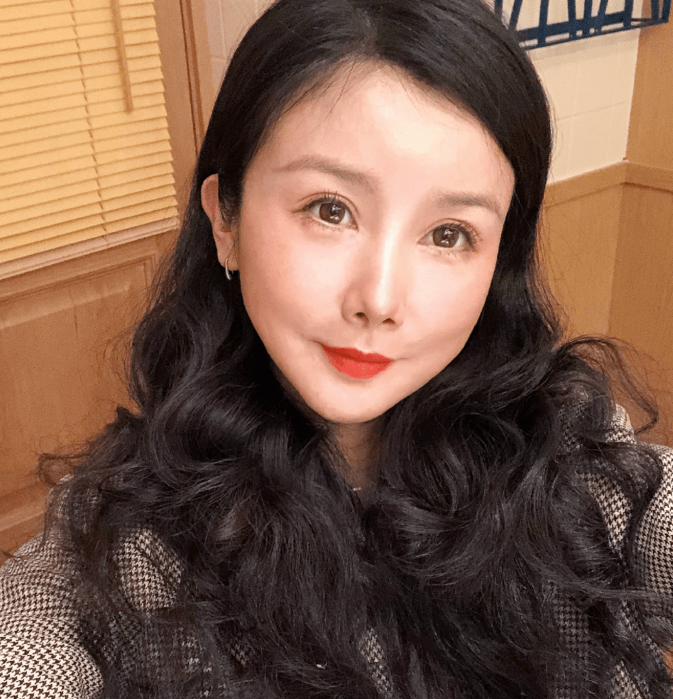 后遗症那些乱整鼻子的女星还好吗？后遗症一大堆，杨幂金晨都开始崩了