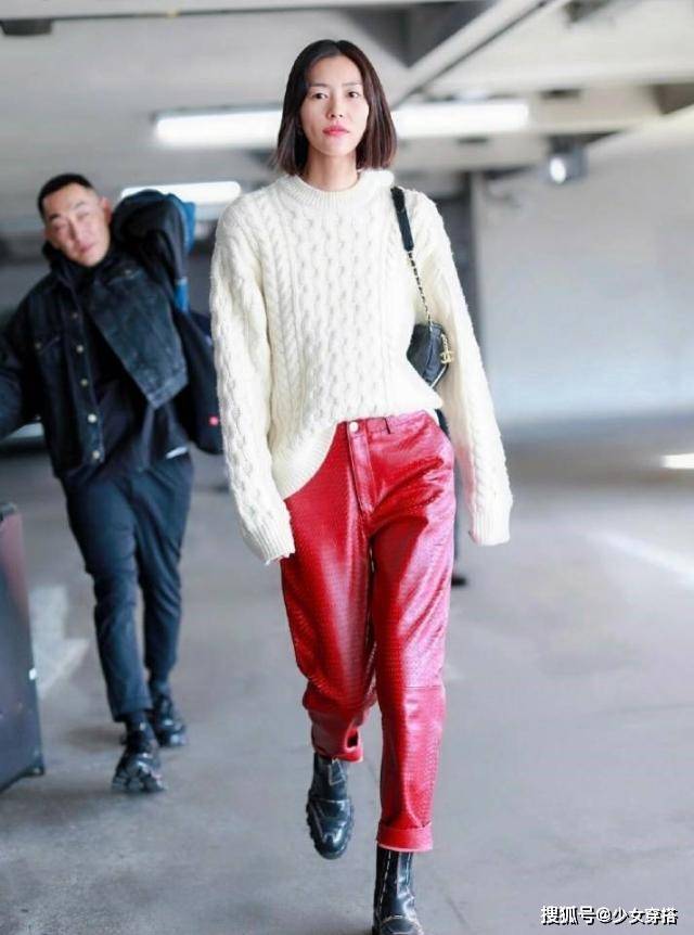 整体 秋冬针织怎样穿得好看,快学学刘雯是如何搭得,让你比别人更惊艳