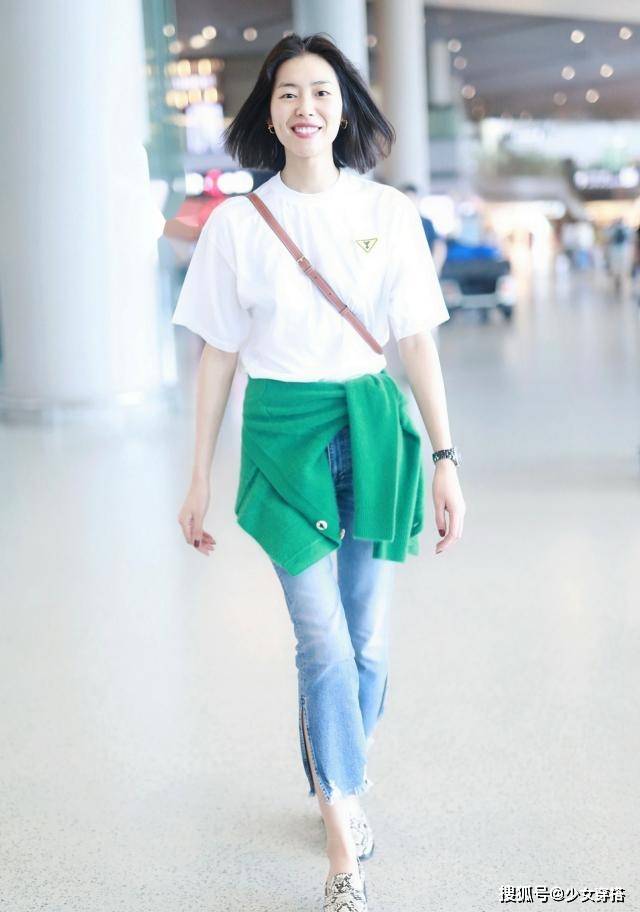 整体 秋冬针织怎样穿得好看,快学学刘雯是如何搭得,让你比别人更惊艳