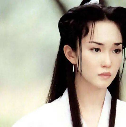 后遗症那些乱整鼻子的女星还好吗？后遗症一大堆，杨幂金晨都开始崩了